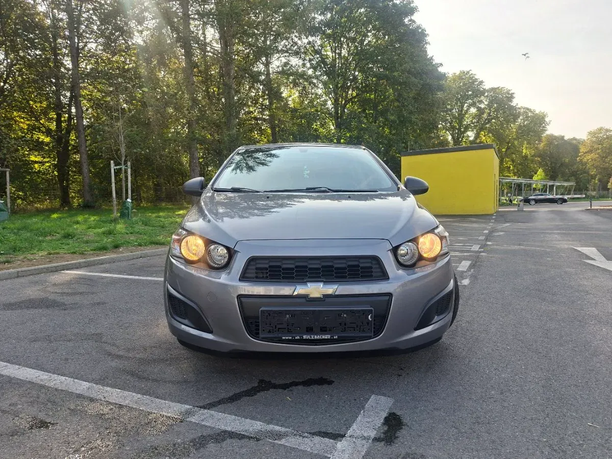 Chevrolet Aveo 2011 photo 3