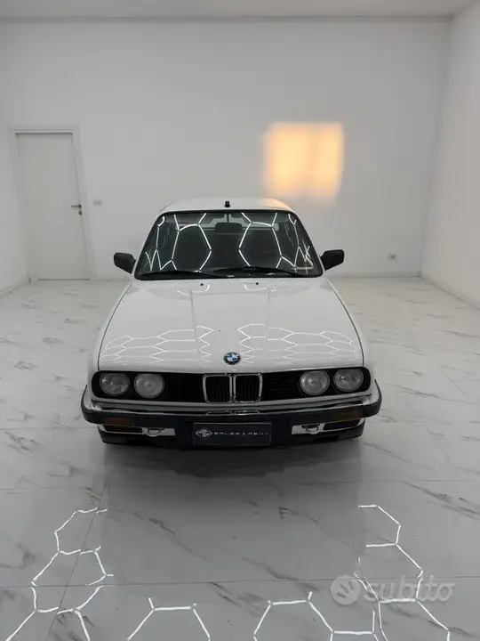 BMW 318 1985 photo 2