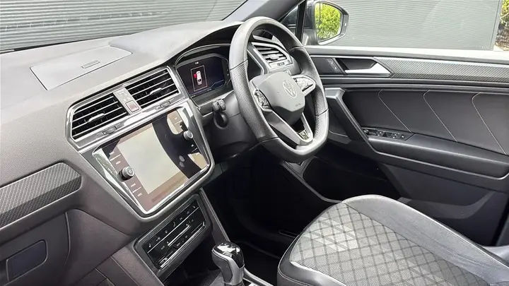 Volkswagen Tiguan Allspace 2022 photo 2