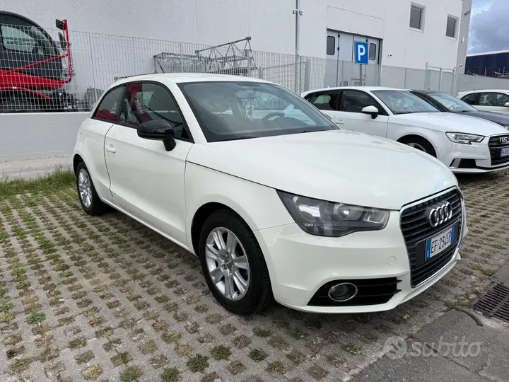 Audi A1 2010 photo 3