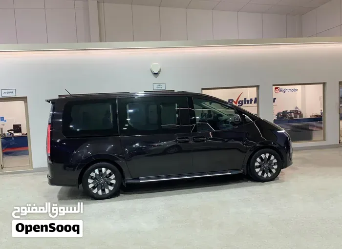 Hyundai Staria 2023 photo 2