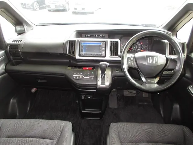 Honda Stepwgn Sparda Z 2011 photo 3
