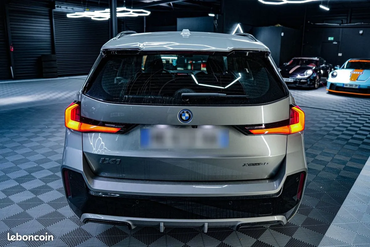 BMW Ix1 2025 photo 5