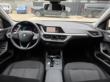 BMW 116I 2023 photo 2