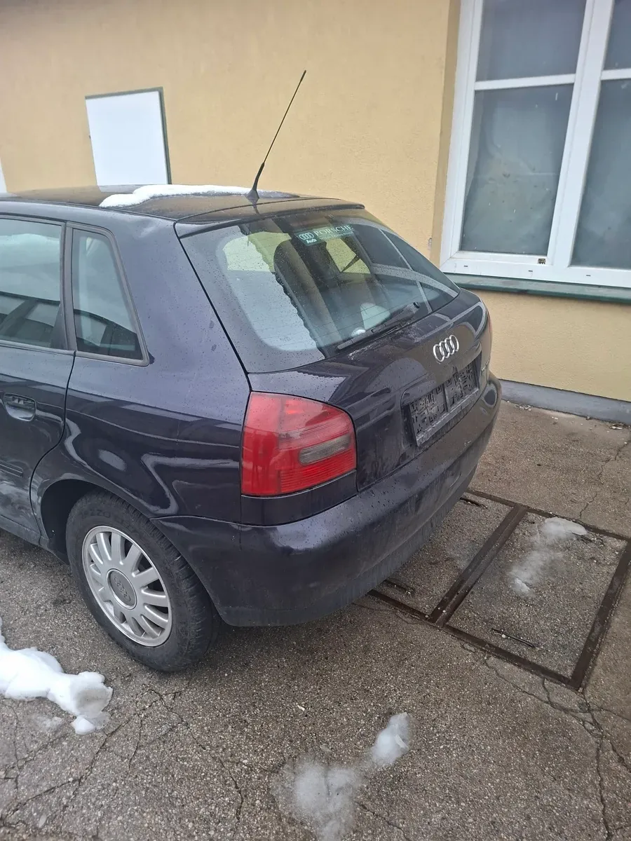 Audi A3 1999 photo 2