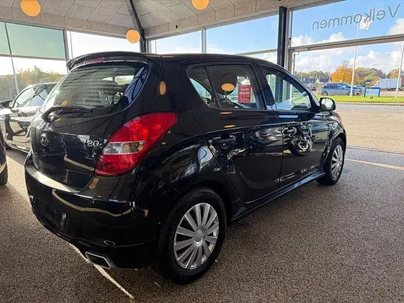 Hyundai I20 2010 photo 3