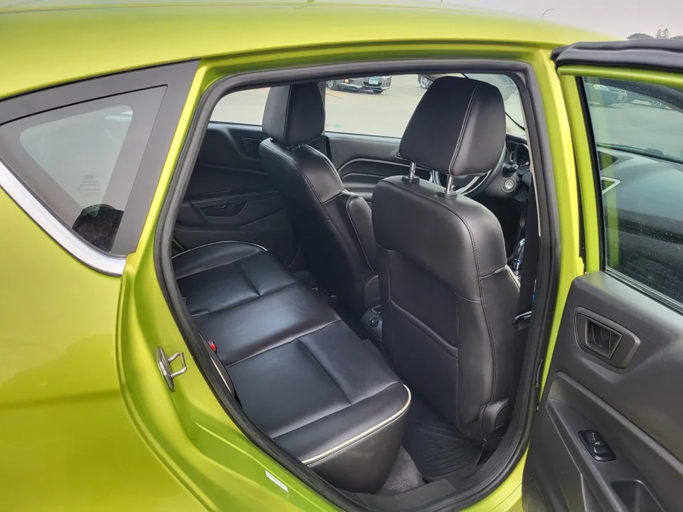 Ford Fiesta 2013 photo 2
