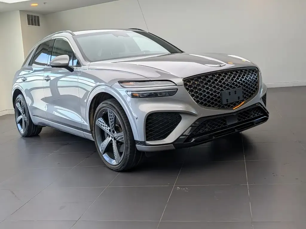 Genesis Gv70