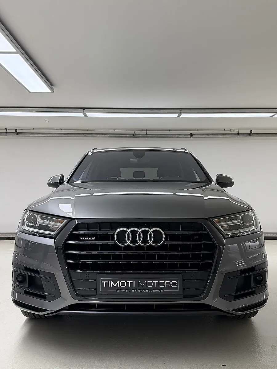 Audi Q7 2017 photo 2