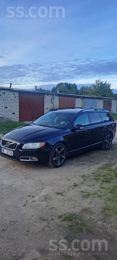 Volvo V70 2009 photo 2