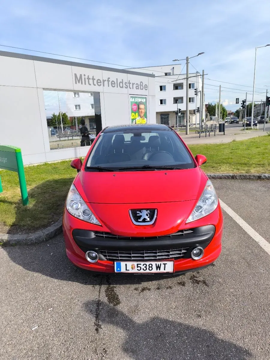 Peugeot 207 2005 photo 3