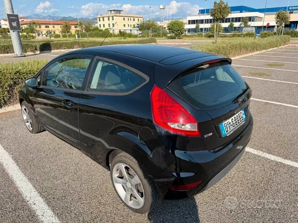 Ford Fiesta 2009 photo 3