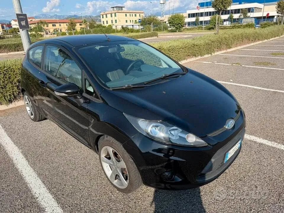 Ford Fiesta 2009 photo 2