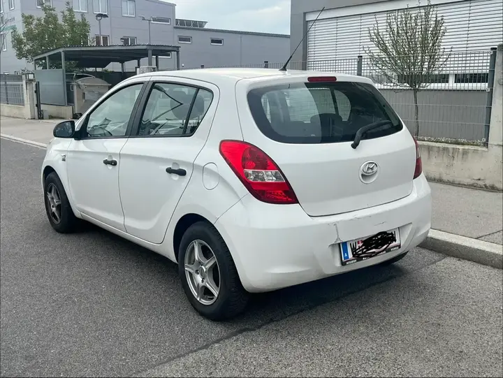 Hyundai I20 2012 photo 3