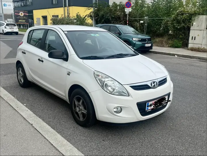 Hyundai I20 2012 photo 2