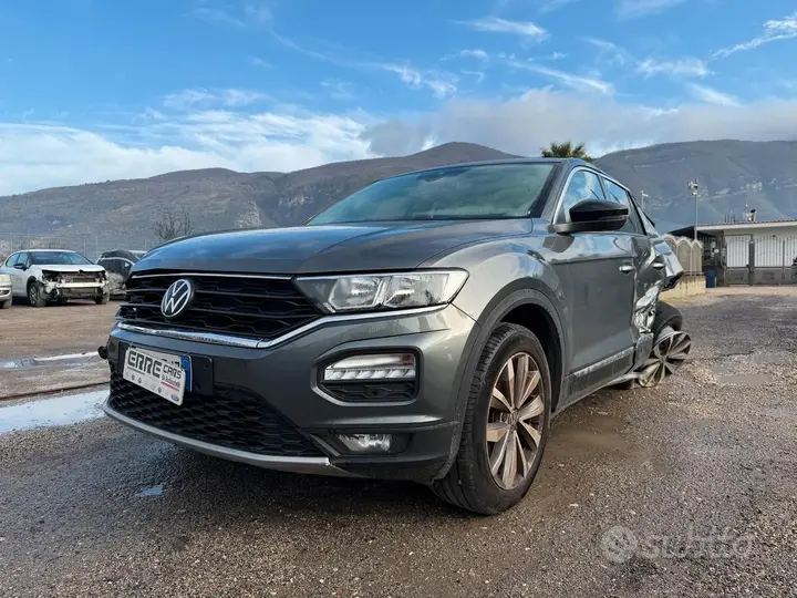 Volkswagen T-Roc 2020 photo 2