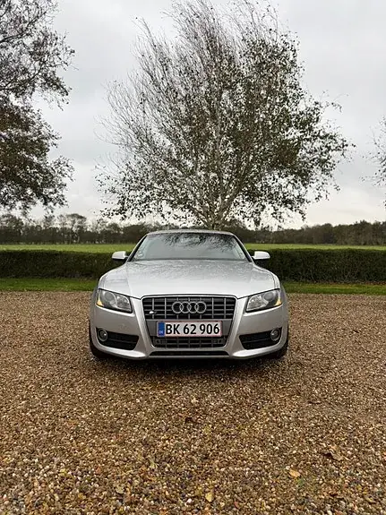 Audi A5 2011 photo 2