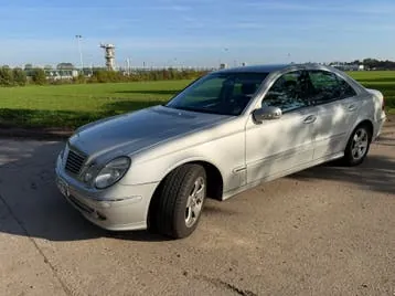 Mercedes-Benz E-Class 2002 photo 2