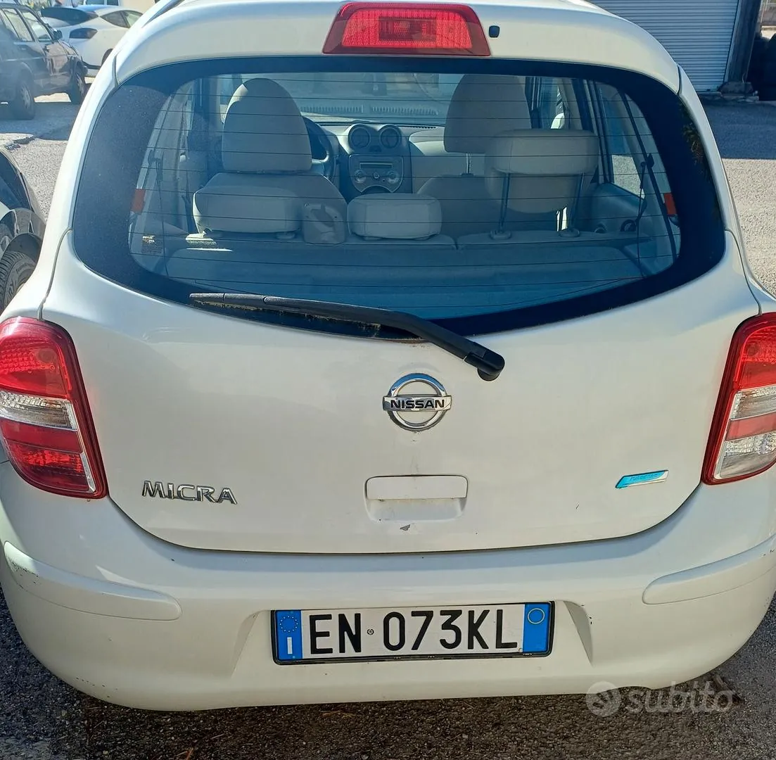 Nissan Micra 2012 photo 4