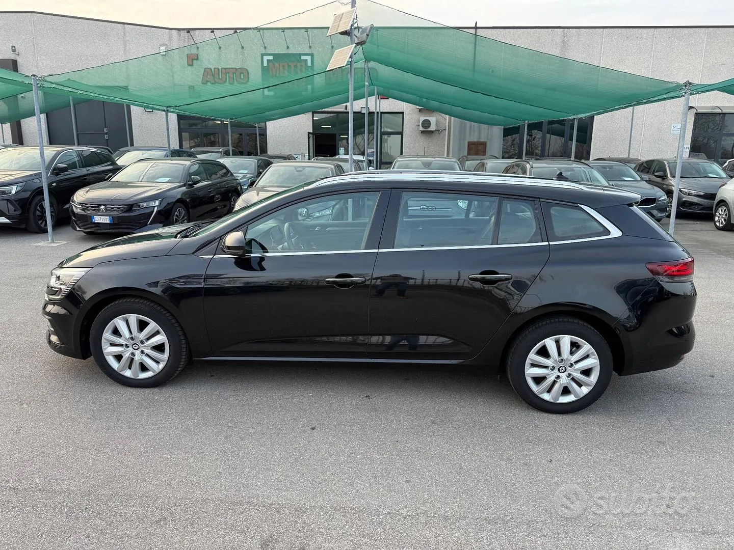Renault Megane 2022 photo 2