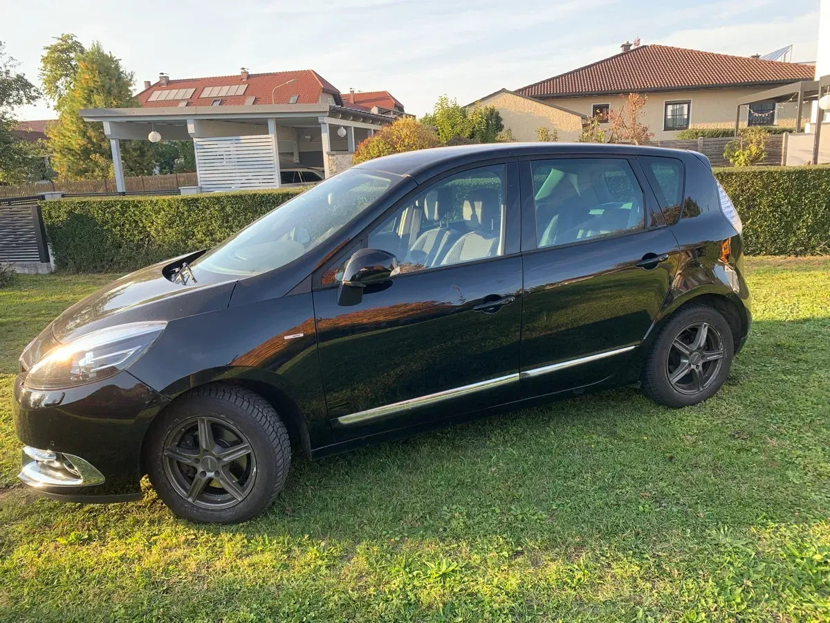 Renault Grand Scénic 2016 photo 2