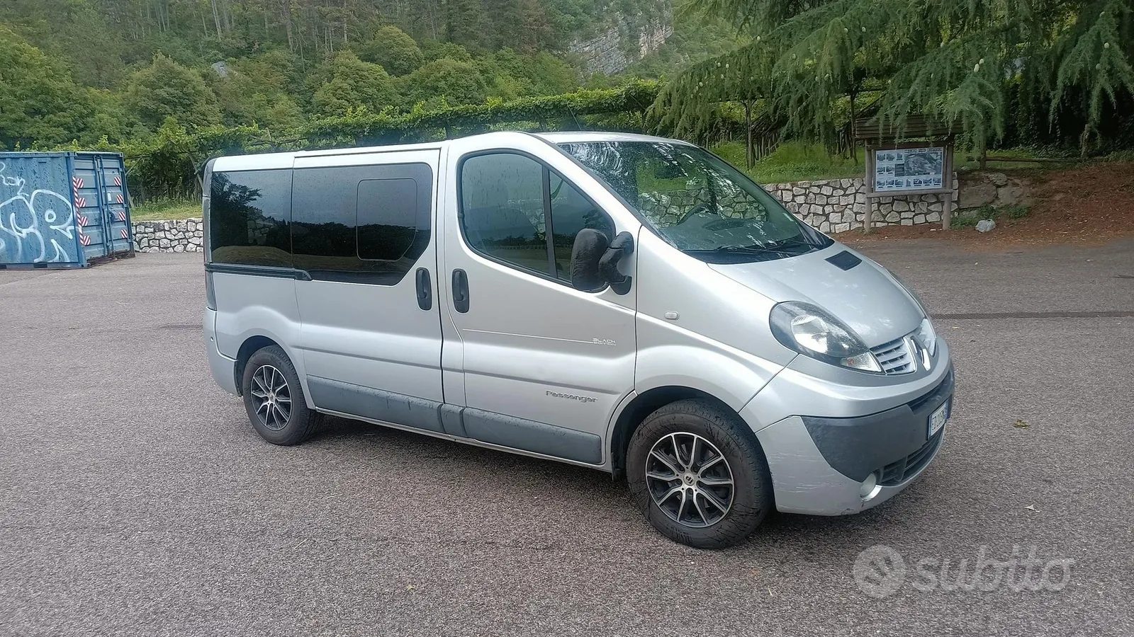 Renault Trafic 2010 photo 2
