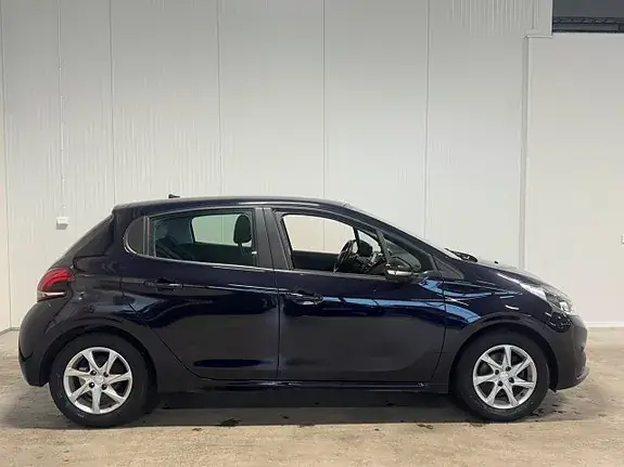 Peugeot 208 2019 photo 2