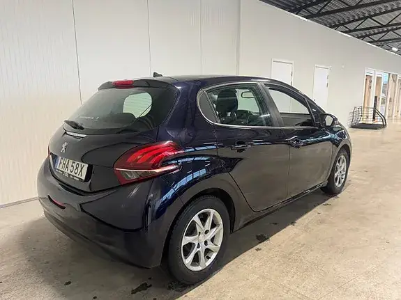 Peugeot 208 2019 photo 3