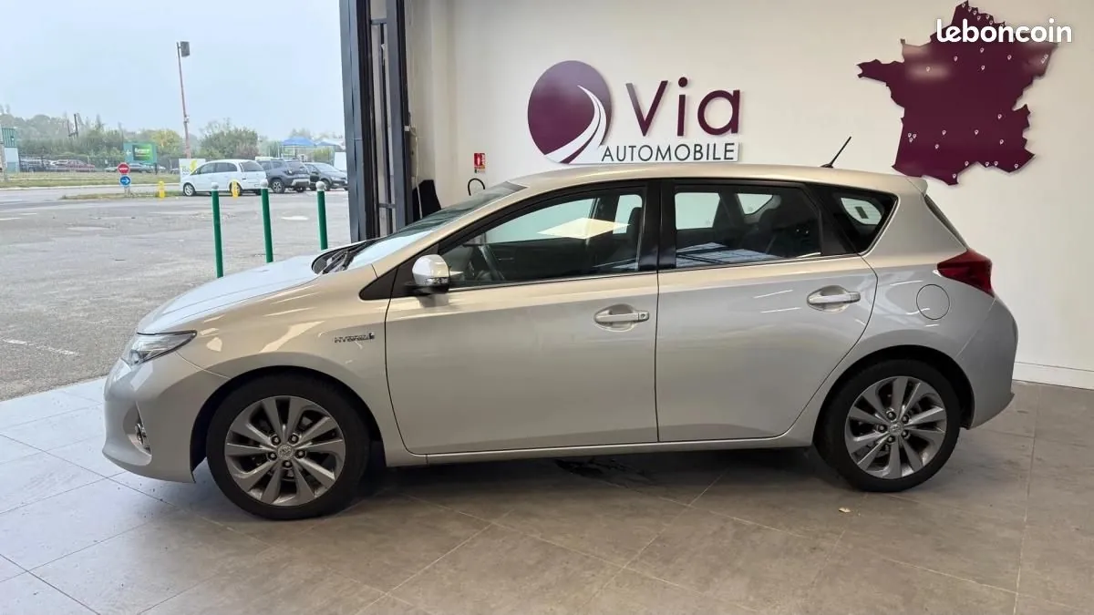 Toyota Auris 2014 photo 3