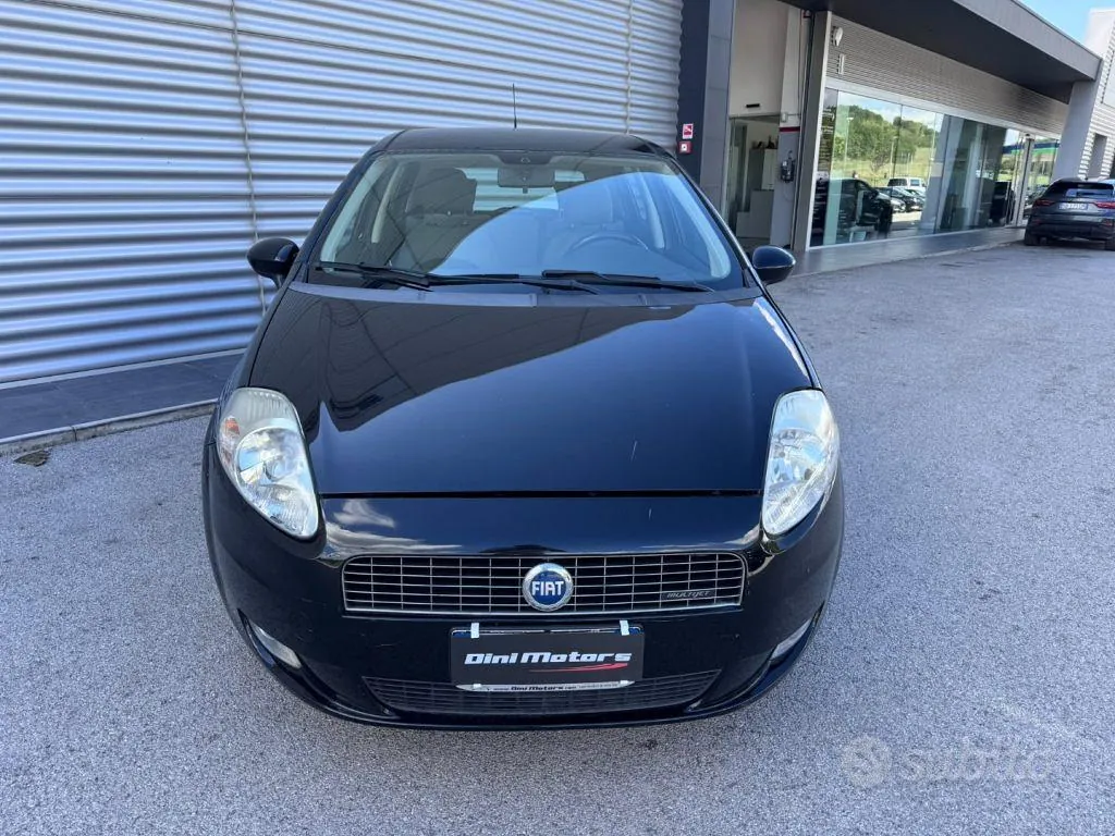 Fiat Grande Punto 2006 photo 2