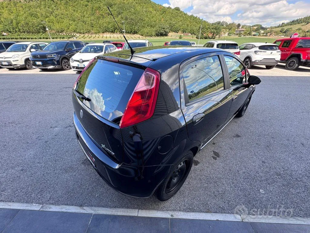 Fiat Grande Punto 2006 photo 5