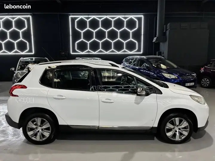 Peugeot 2008 2015 photo 3