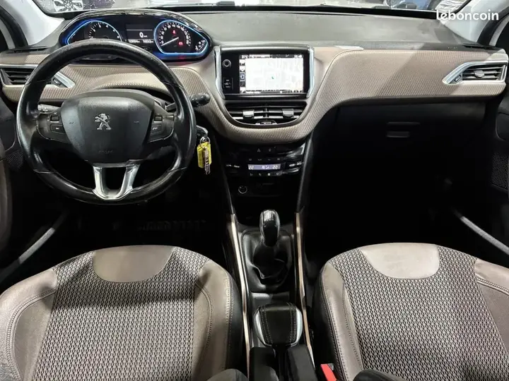 Peugeot 2008 2015 photo 5
