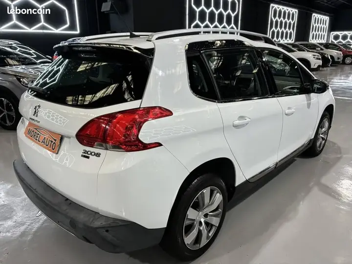 Peugeot 2008 2015 photo 4