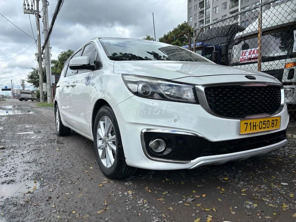 Kia Sedona 2018 photo 2