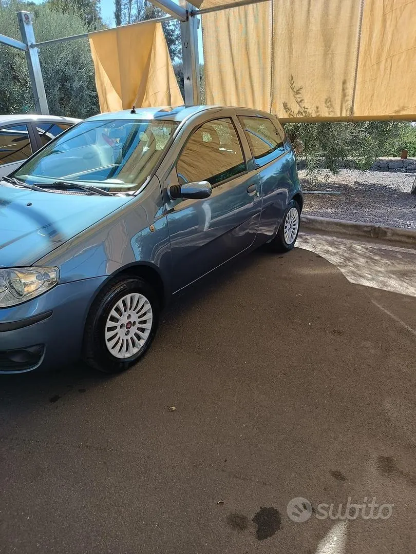 Fiat Punto 2004 photo 2