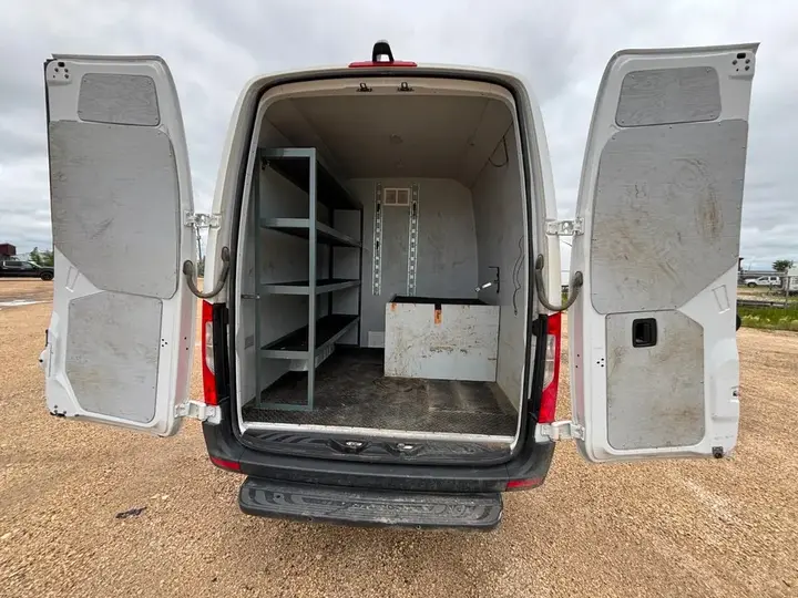 Mercedes-Benz Sprinter 2023 photo 5