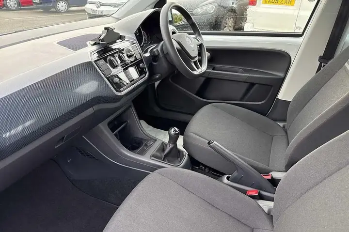 Volkswagen Up 2019 photo 2