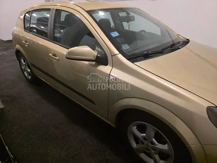 Opel Astra H 2004 photo 2