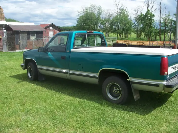 Chevrolet C/K Pickup 1500 1996 photo 2