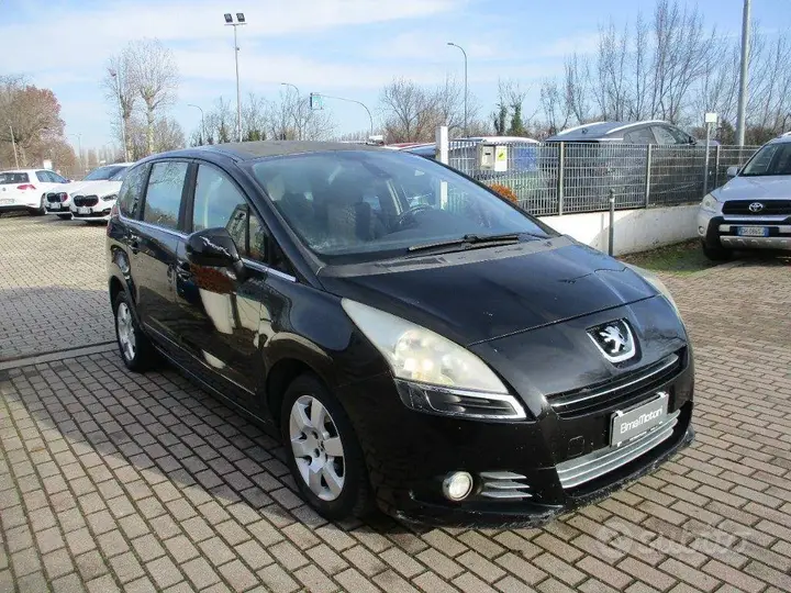 Peugeot 5008 2011 photo 2