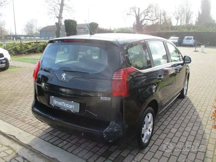 Peugeot 5008 2011 photo 4