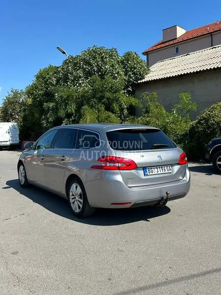 Peugeot 308 2015 photo 5