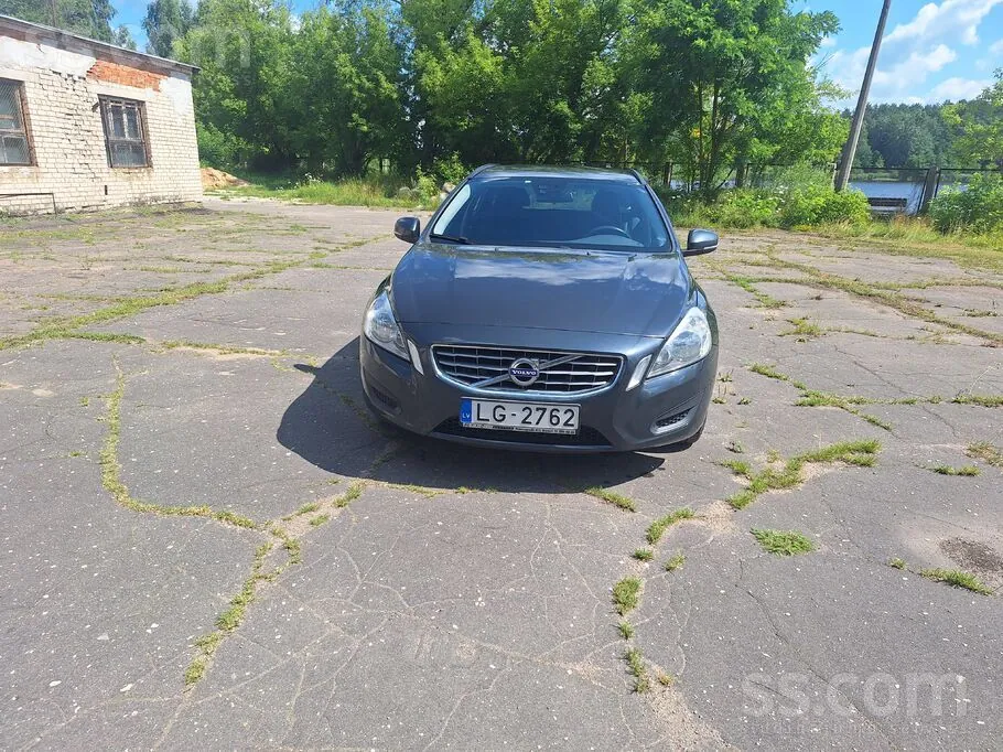 Volvo V60 2013 photo 2