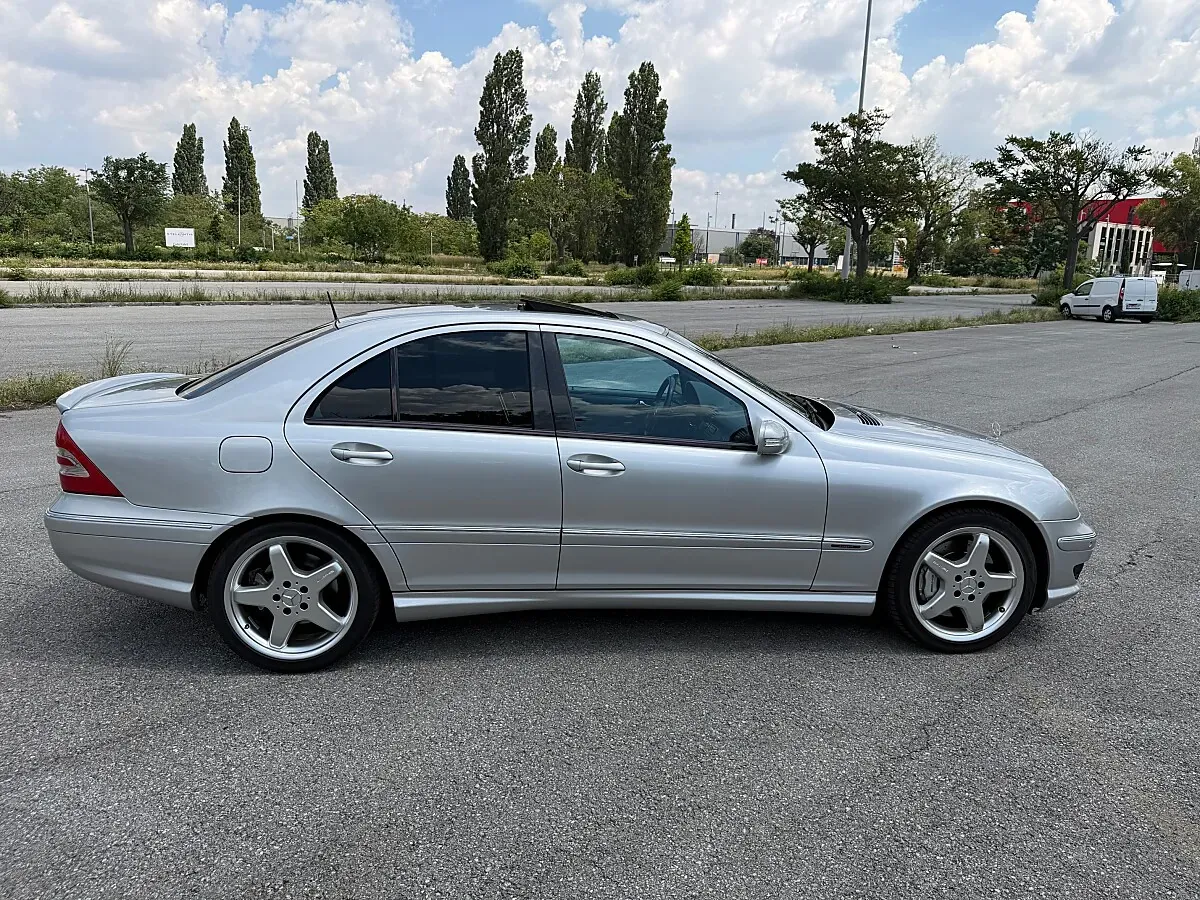 Mercedes-Benz C-Class 2003 photo 2