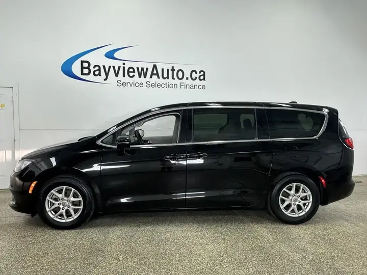 Chrysler Grand Caravan 2024 photo 4