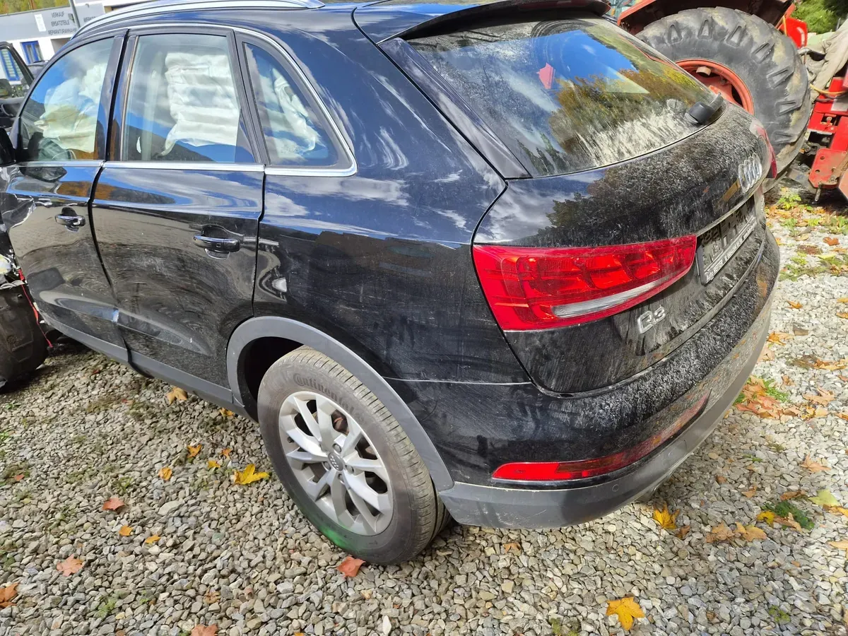 Audi Q3 2017 photo 3