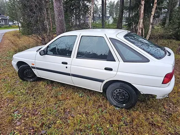 Ford Escort 1996 photo 3