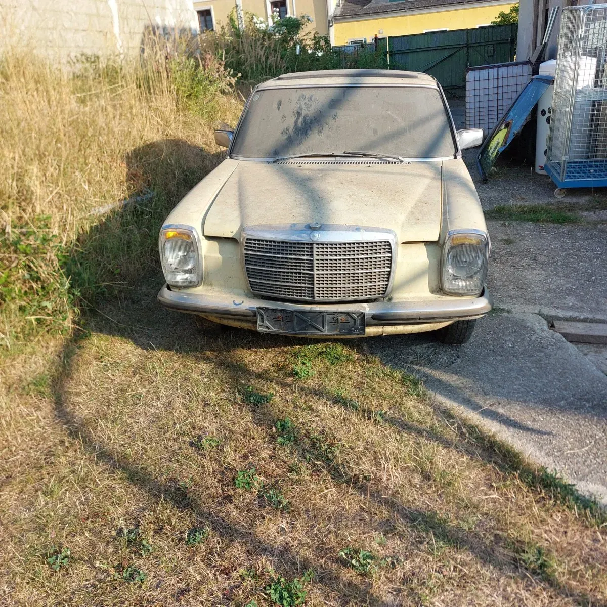 Mercedes-Benz 280 1973 photo 2