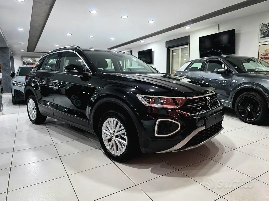 Volkswagen T-Roc 2023 photo 3